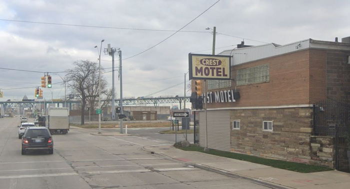 Crest Motel - Web Listing (newer photo)